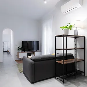 San Frediano Elegant Apartment Florence